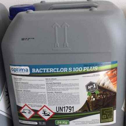 Detergente alcalino clorado sin espuma Optima Bacterclor S 100 Plus en garrafa de 24 kg para salas de ordeño - IGORMA Canarias