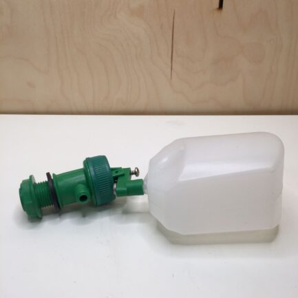 Boya de gran caudal de 1/2 pulgada con salida lateral para bebederos de ganado - IGORMA Canarias