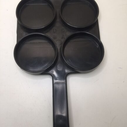 Bandeja de cuatro pocillos para el test reactivo de mamitis y control de mastitis - IGORMA Canarias