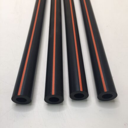 Set de 4 tubos cortos de vacío de caucho negro de 20,5cm para punto de ordeño de vacas - IGORMA Canarias