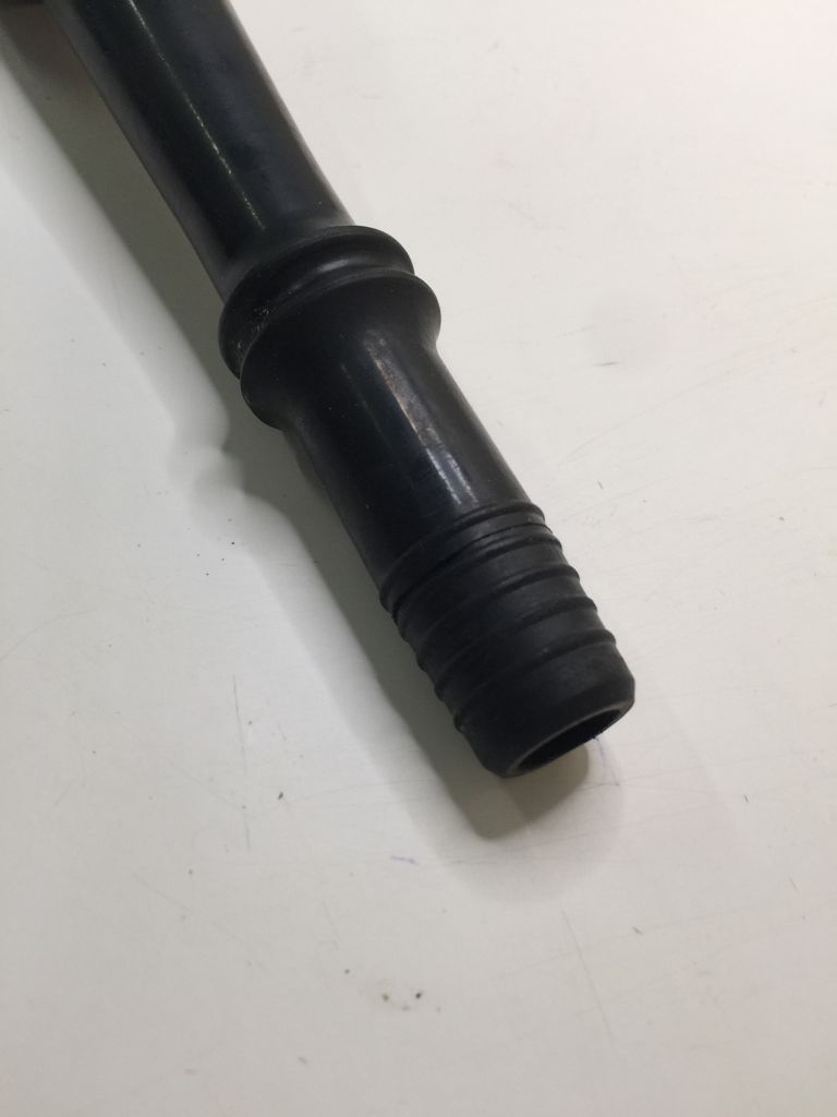 Pezonera de caucho negro de 187mm para cabras y ovejas - IGORMA Canarias