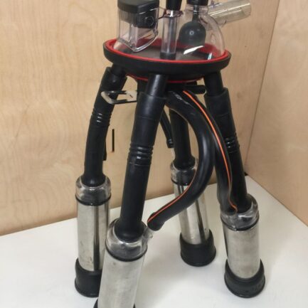 Punto de ordeño completo para vacas con colector de 240cc y pezoneras IGA - IGORMA Canarias