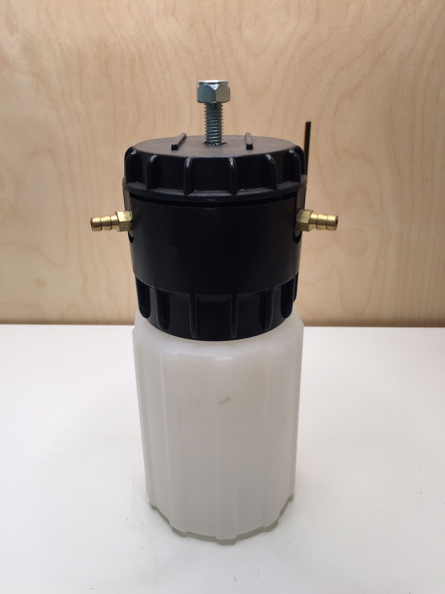 Aceitera lubricadora de goteo para motores y bombas de vacío de ordeño - IGORMA Canarias