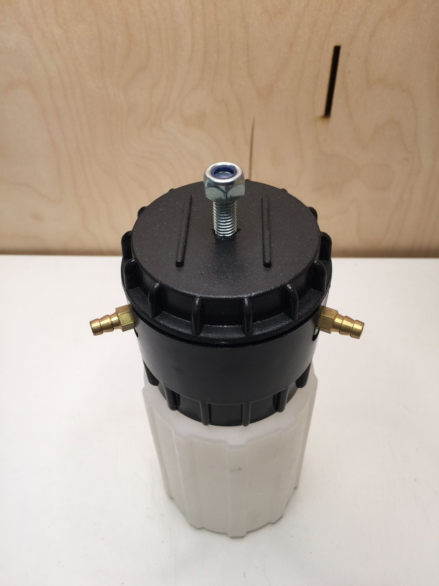 Aceitera lubricadora de goteo para motores y bombas de vacío de ordeño - IGORMA Canarias